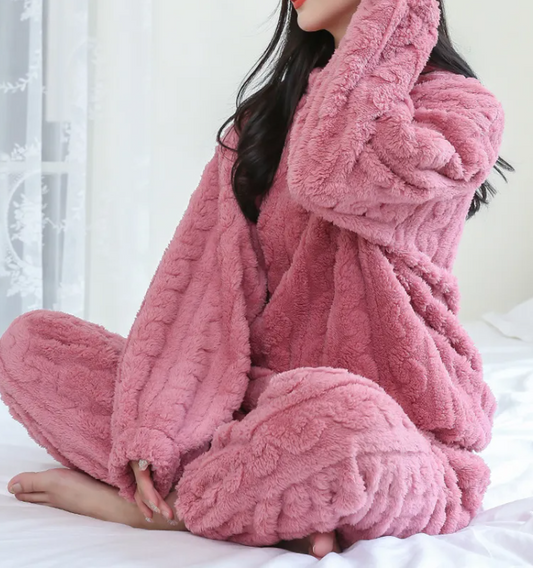 Winter Coral Velvet Pajama Set – Warm Pullover & Pants